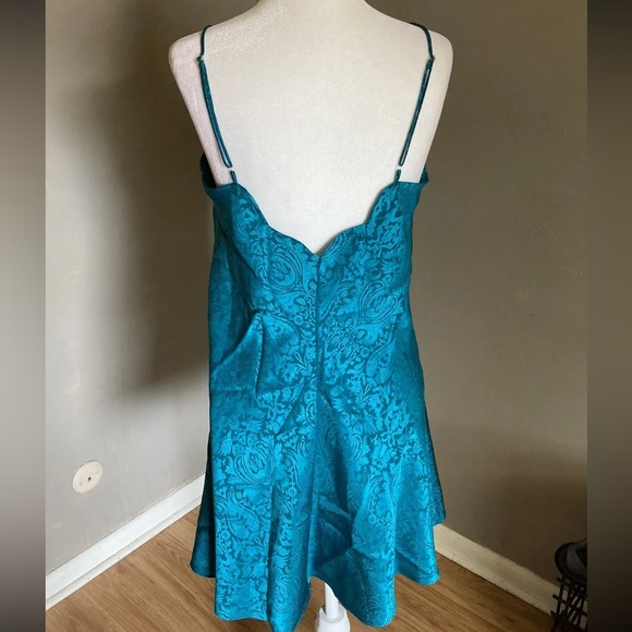 Vintage Victoria’s Secret Gold Label Emerald Nightgown - Picture 4 of 8